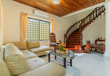 3 Bedroom Villa For Rent - Boeung Kak 2, Phnom Penh thumbnail