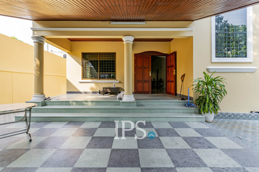 3 Bedroom Villa For Rent - Boeung Kak 2, Phnom Penh