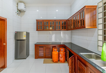 3 Bedroom Villa For Rent - Boeung Kak 2, Phnom Penh thumbnail