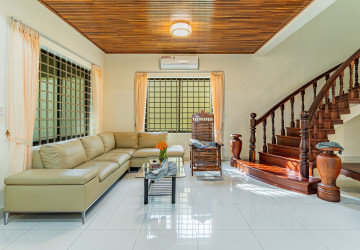 3 Bedroom Villa For Rent - Boeung Kak 2, Phnom Penh thumbnail