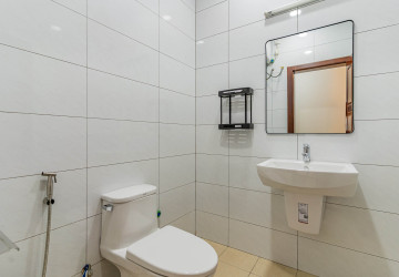 3 Bedroom Villa For Rent - Boeung Kak 2, Phnom Penh thumbnail