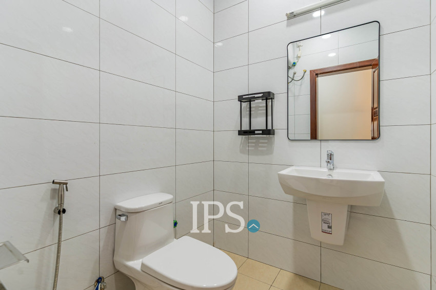 3 Bedroom Villa For Rent - Boeung Kak 2, Phnom Penh