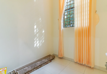 3 Bedroom Villa For Rent - Boeung Kak 2, Phnom Penh thumbnail