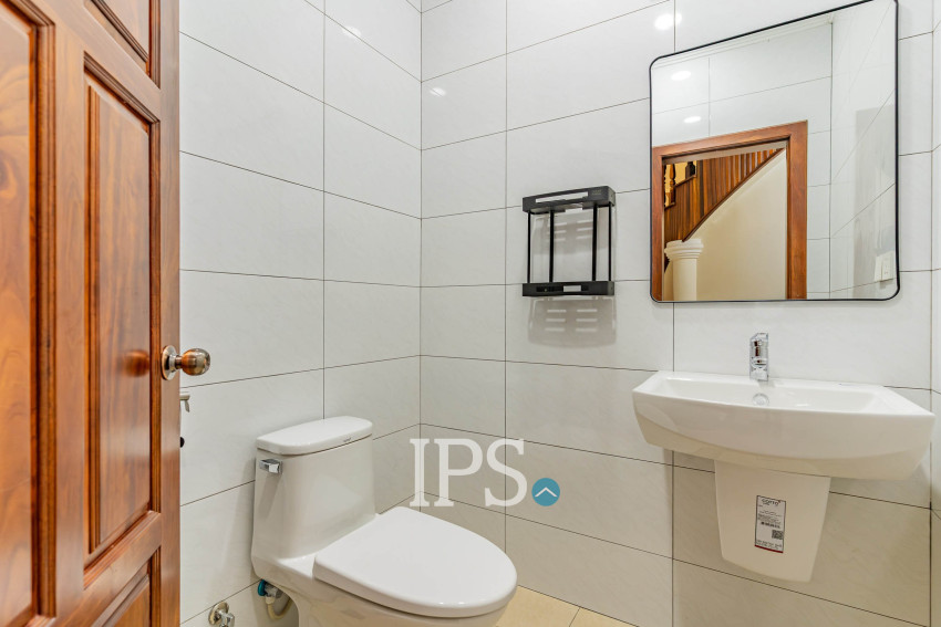 3 Bedroom Villa For Rent - Boeung Kak 2, Phnom Penh