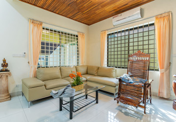 3 Bedroom Villa For Rent - Boeung Kak 2, Phnom Penh thumbnail