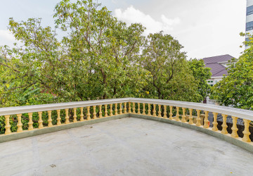 3 Bedroom Villa For Rent - Boeung Kak 2, Phnom Penh thumbnail