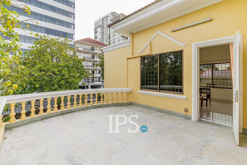 3 Bedroom Villa For Rent - Boeung Kak 2, Phnom Penh