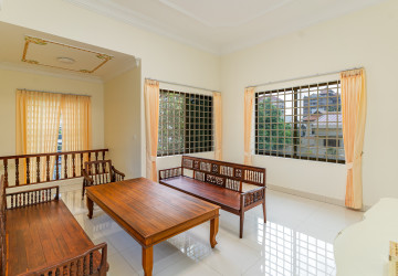 3 Bedroom Villa For Rent - Boeung Kak 2, Phnom Penh thumbnail