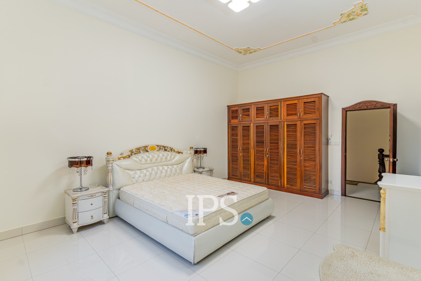 3 Bedroom Villa For Rent - Boeung Kak 2, Phnom Penh