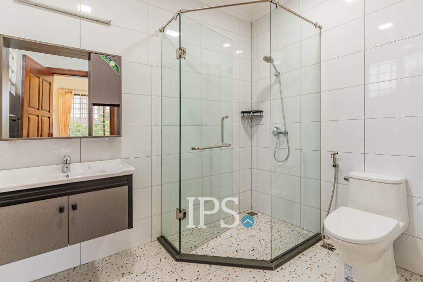 3 Bedroom Villa For Rent - Boeung Kak 2, Phnom Penh