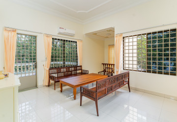 3 Bedroom Villa For Rent - Boeung Kak 2, Phnom Penh thumbnail