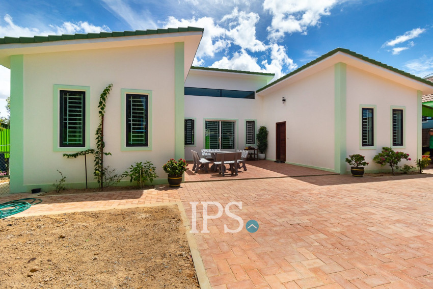 4 Bedroom House For Sale - Svay Dangkum, Siem Reap