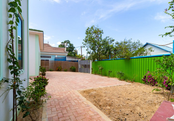 4 Bedroom House For Sale - Svay Dangkum, Siem Reap thumbnail