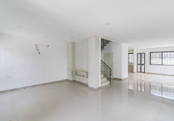 4 Bedroom Twin Villa For Rent - Chip Mong Landmark 60M, Phnom Penh thumbnail
