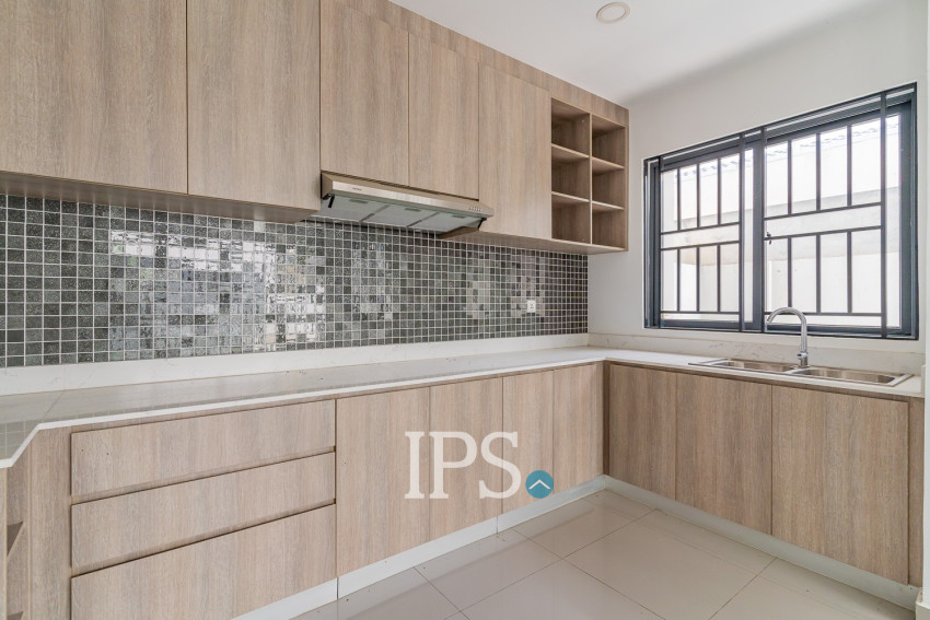 4 Bedroom Twin Villa For Rent - Chip Mong Landmark 60M, Phnom Penh
