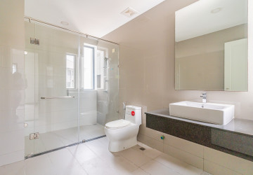 4 Bedroom Twin Villa For Rent - Chip Mong Landmark 60M, Phnom Penh thumbnail
