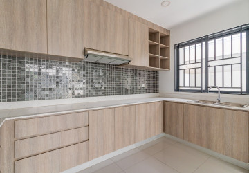 4 Bedroom Twin Villa For Rent - Chip Mong Landmark 60M, Phnom Penh thumbnail