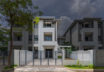 4 Bedroom Twin Villa For Rent - Chip Mong Landmark 60M, Phnom Penh thumbnail
