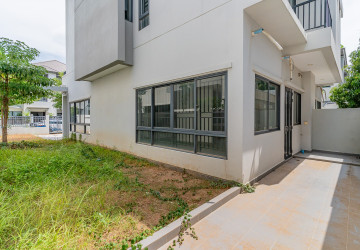 4 Bedroom Twin Villa For Rent - Chip Mong Landmark 60M, Phnom Penh thumbnail