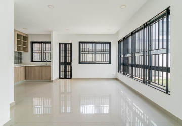 4 Bedroom Twin Villa For Rent - Chip Mong Landmark 60M, Phnom Penh thumbnail