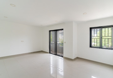 4 Bedroom Twin Villa For Rent - Chip Mong Landmark 60M, Phnom Penh thumbnail