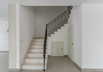 4 Bedroom Twin Villa For Sale - Chip Mong Landmark 60M, Phnom Penh thumbnail