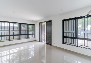 4 Bedroom Twin Villa For Sale - Chip Mong Landmark 60M, Phnom Penh thumbnail
