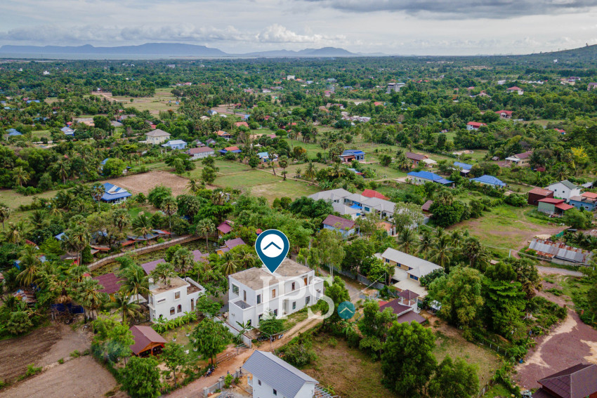 8 Bedroom Villa For Sale - Kampot Province