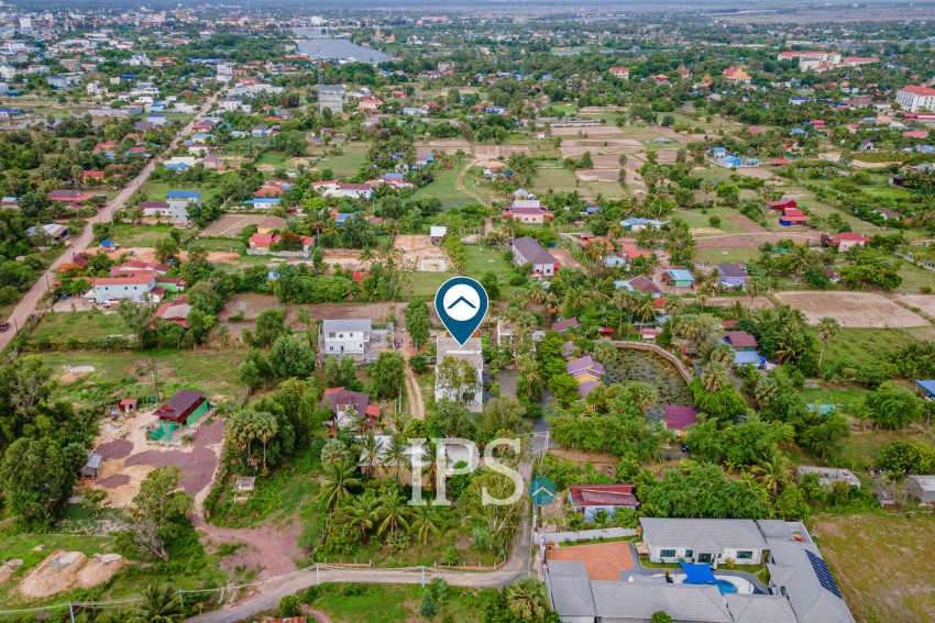 8 Bedroom Villa For Sale - Kampot Province
