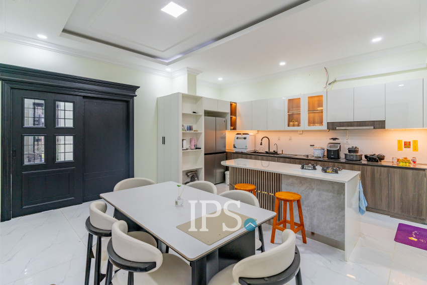 4 Bedroom Villa For Rent - Sambuor Meas, Mukh Kampul, Kandal Province
