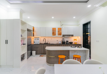 4 Bedroom Villa For Rent - Sambuor Meas, Mukh Kampul, Kandal Province thumbnail