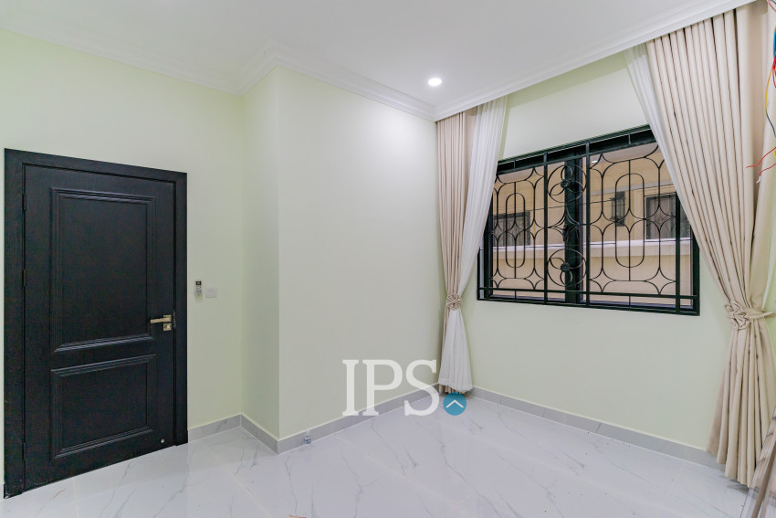 4 Bedroom Villa For Rent - Sambuor Meas, Mukh Kampul, Kandal Province