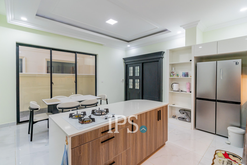 4 Bedroom Villa For Rent - Sambuor Meas, Mukh Kampul, Kandal Province