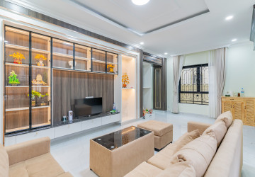 4 Bedroom Villa For Rent - Sambuor Meas, Mukh Kampul, Kandal Province thumbnail