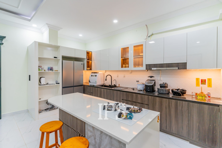 4 Bedroom Villa For Rent - Sambuor Meas, Mukh Kampul, Kandal Province