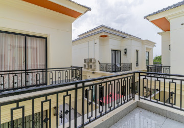 4 Bedroom Villa For Rent - Sambuor Meas, Mukh Kampul, Kandal Province thumbnail