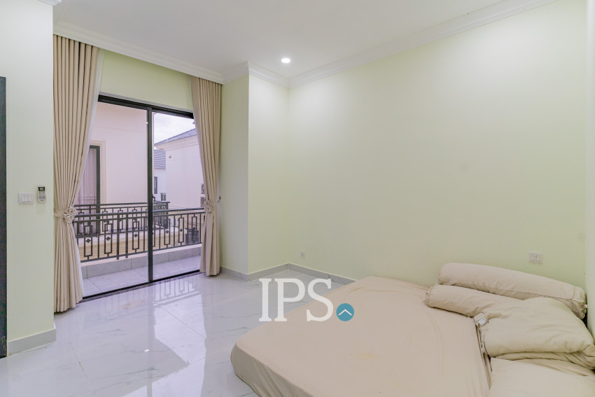 4 Bedroom Villa For Rent - Sambuor Meas, Mukh Kampul, Kandal Province