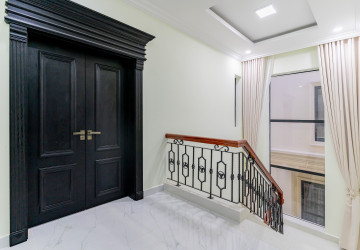 4 Bedroom Villa For Rent - Sambuor Meas, Mukh Kampul, Kandal Province thumbnail