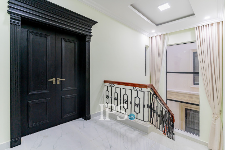4 Bedroom Villa For Rent - Sambuor Meas, Mukh Kampul, Kandal Province