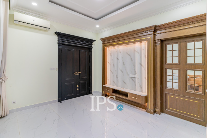 4 Bedroom Villa For Rent - Sambuor Meas, Mukh Kampul, Kandal Province