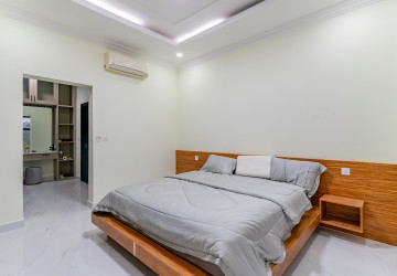 4 Bedroom Villa For Rent - Sambuor Meas, Mukh Kampul, Kandal Province thumbnail
