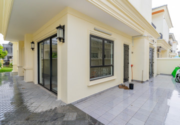 4 Bedroom Villa For Rent - Sambuor Meas, Mukh Kampul, Kandal Province thumbnail