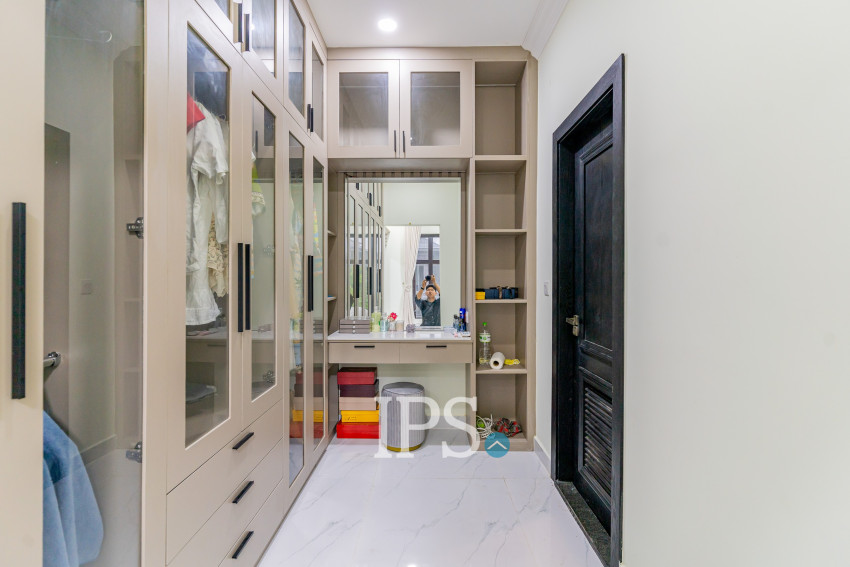 4 Bedroom Villa For Rent - Sambuor Meas, Mukh Kampul, Kandal Province