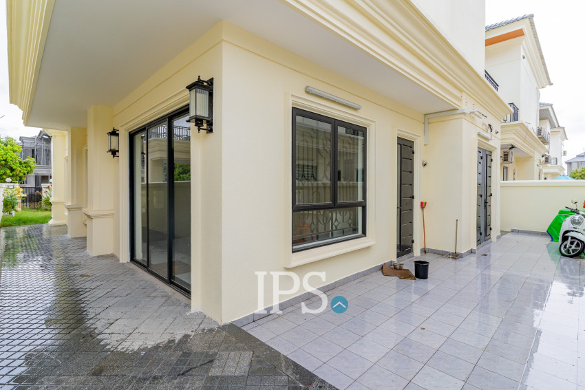 4 Bedroom Villa For Rent - Sambuor Meas, Mukh Kampul, Kandal Province