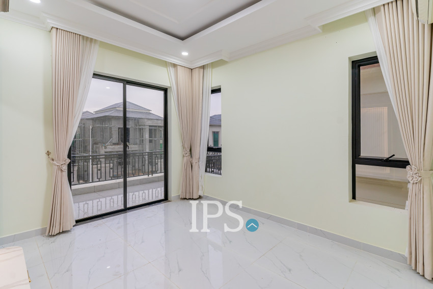 4 Bedroom Villa For Rent - Sambuor Meas, Mukh Kampul, Kandal Province