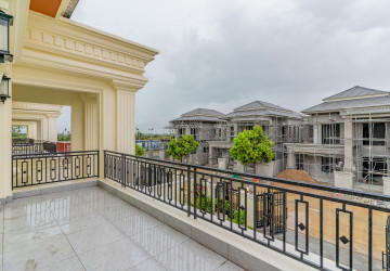 4 Bedroom Villa For Rent - Sambuor Meas, Mukh Kampul, Kandal Province thumbnail