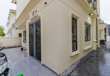 4 Bedroom Villa For Rent - Sambuor Meas, Mukh Kampul, Kandal Province thumbnail