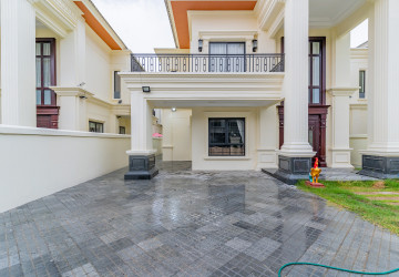4 Bedroom Villa For Rent - Sambuor Meas, Mukh Kampul, Kandal Province thumbnail