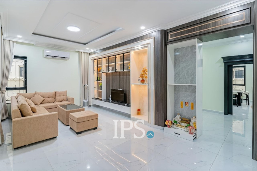 4 Bedroom Villa For Rent - Sambuor Meas, Mukh Kampul, Kandal Province