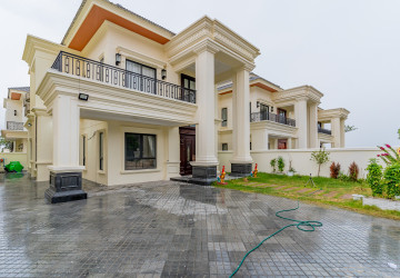 4 Bedroom Villa For Rent - Sambuor Meas, Mukh Kampul, Kandal Province thumbnail